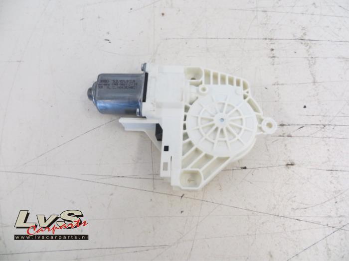 Skoda Yeti Door window motor