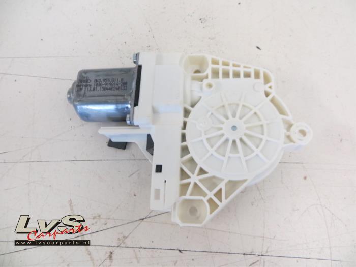 Skoda Yeti Door window motor
