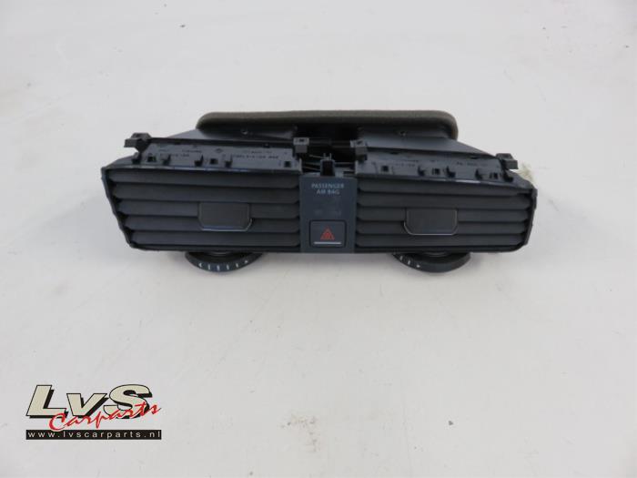Volkswagen Golf Dashboard vent