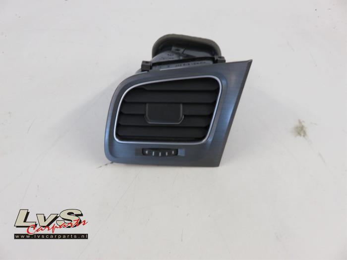 Volkswagen Golf Dashboard vent