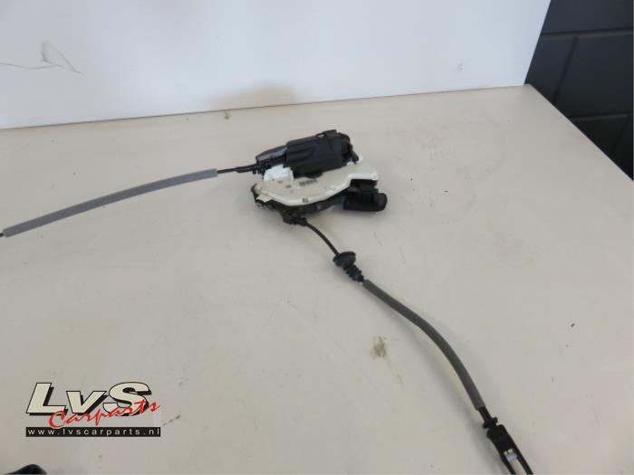 Volkswagen Golf Türschlossmechanik 4-türig rechts hinten