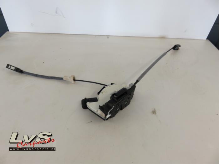 Volkswagen Golf Türschlossmechanik 4-türig rechts vorne