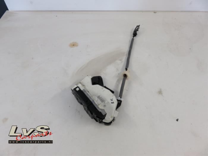 Volkswagen Golf Deurslot Mechaniek 4Deurs rechts-voor