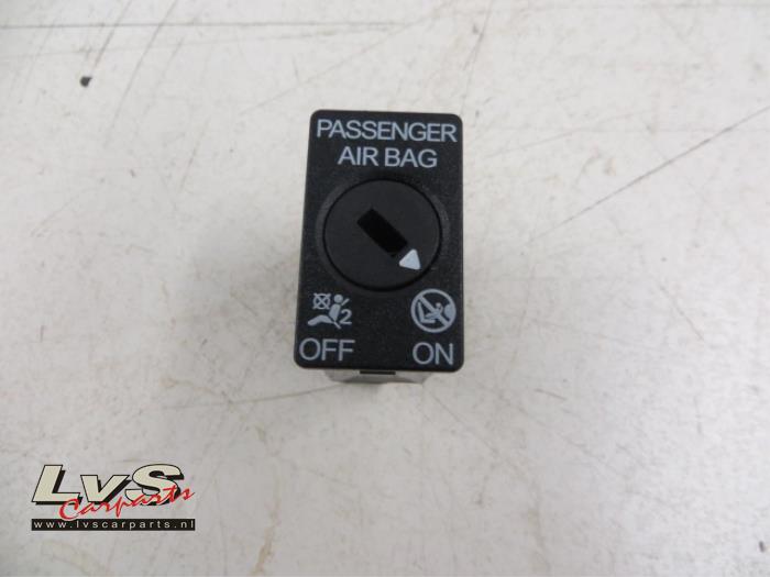 Volkswagen Golf Airbag Slot