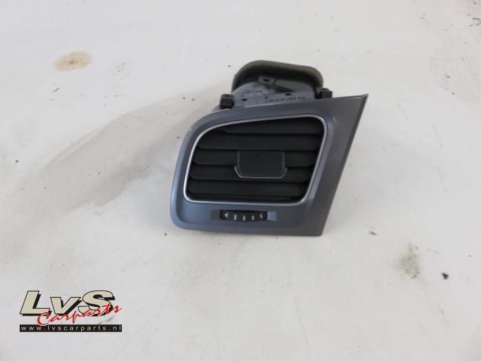 Volkswagen Golf Dashboard vent