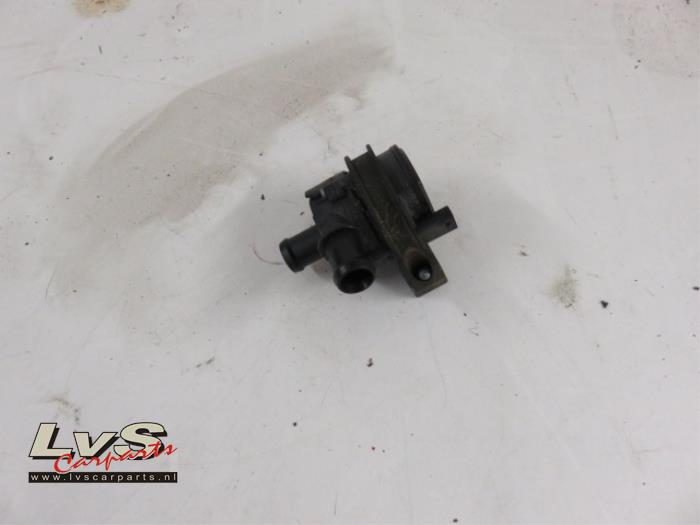 Volkswagen Golf Additional water pump