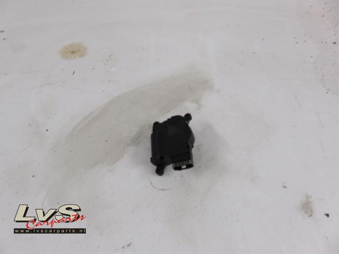 Volkswagen Golf Heater valve motor