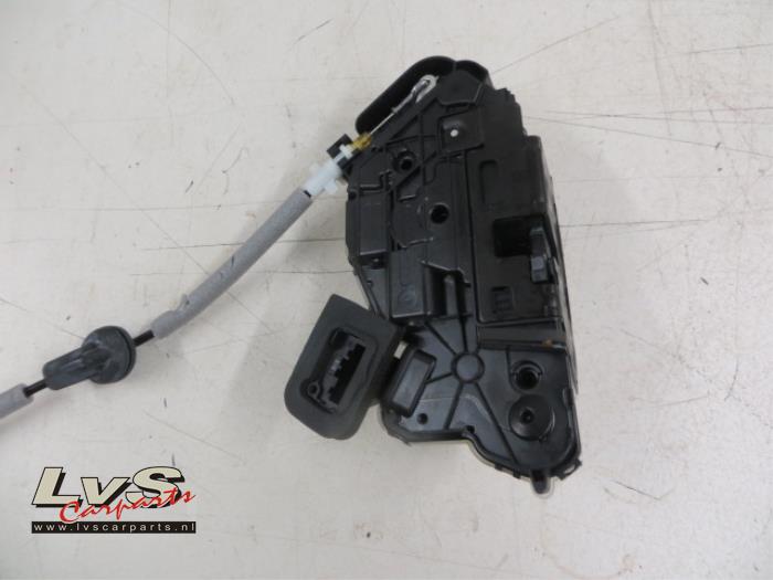 Volkswagen Touran Door lock mechanism 4-door, front left