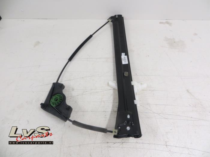 Volkswagen Touran Ruitmechaniek 4Deurs links-achter
