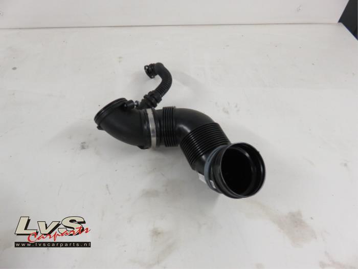 Volkswagen Passat Air intake hose