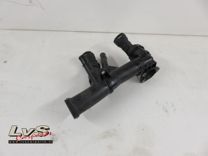 Volkswagen Passat Thermostat housing