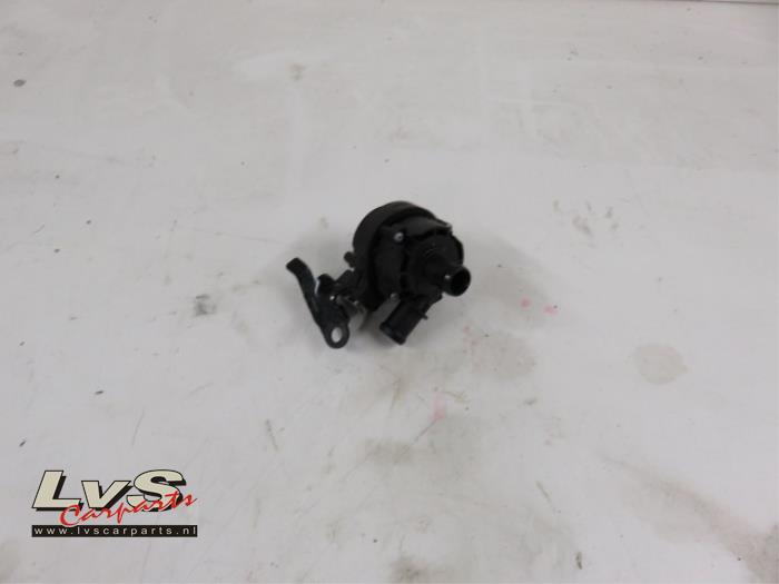 Volkswagen Passat Additional water pump