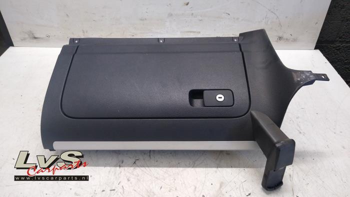 Volkswagen Scirocco Glovebox