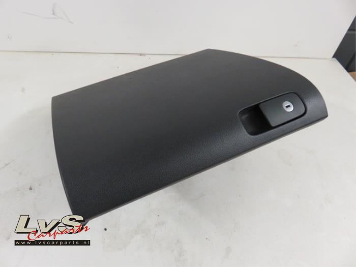 Volkswagen Tiguan Dashboardkastje