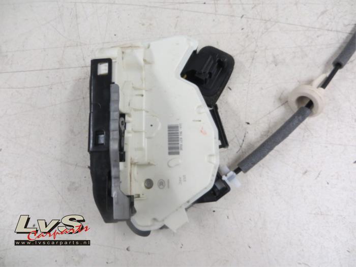 Volkswagen Golf Serrure portière mécanique 4portes avant droite