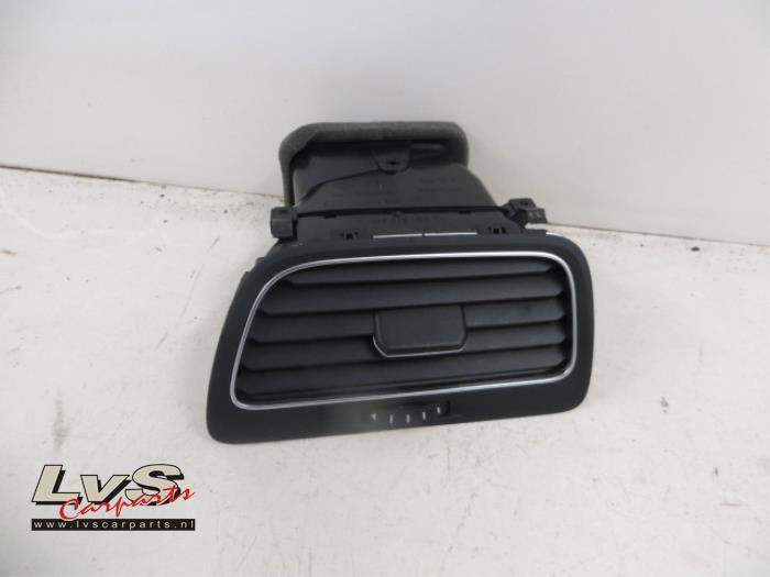 Volkswagen Golf Dashboard vent