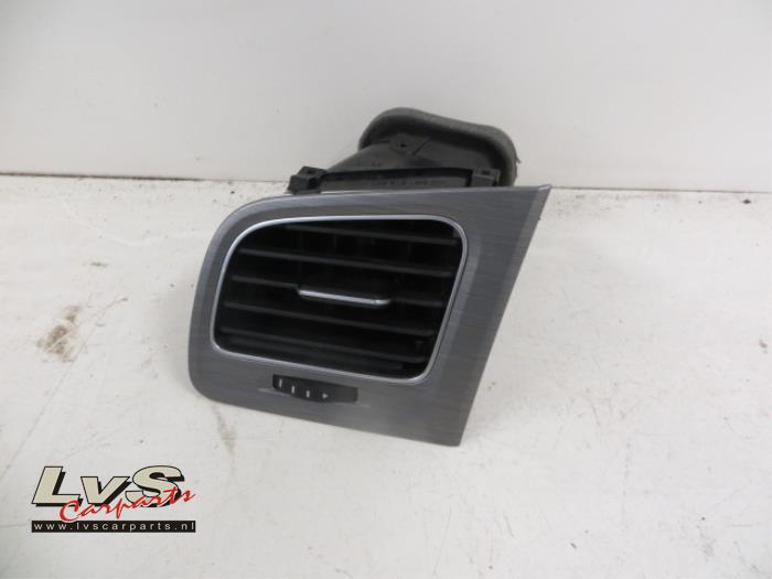 Volkswagen Golf Dashboard vent
