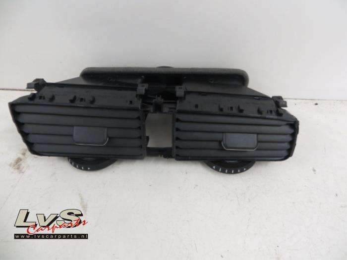 Volkswagen Golf Dashboard vent