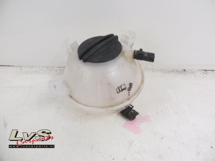 Volkswagen Golf Expansion vessel