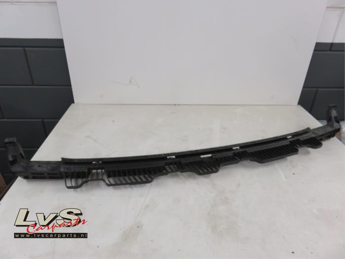 Volkswagen Golf Rear bumper shock absorber