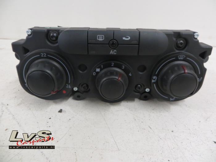 Volkswagen Touran Air conditioning control panel