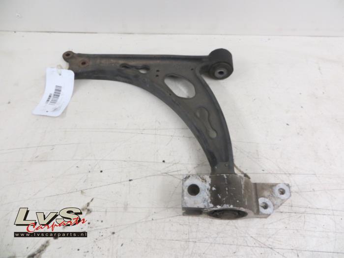 Skoda Octavia Draagarm onder links-voor