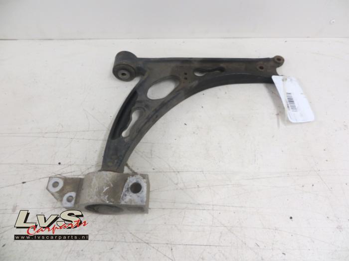 Skoda Octavia Draagarm onder rechts-voor