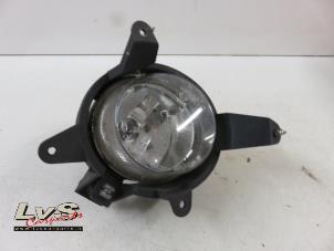 Begagnade Dimljus, höger fram Kia Carnival 2 (FIB/FLD) Pris € 8,00 Marginaltabell erbjuds av LvS Carparts