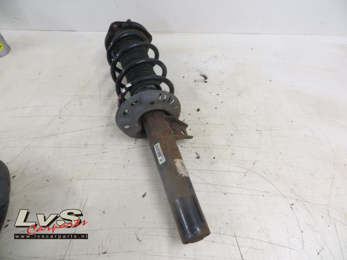 Volkswagen Touran Schokdemper links-voor