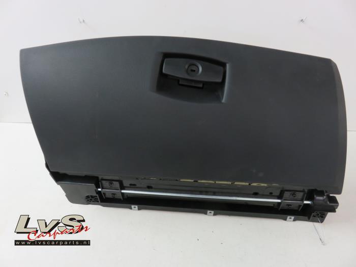 BMW 5-Serie Glovebox