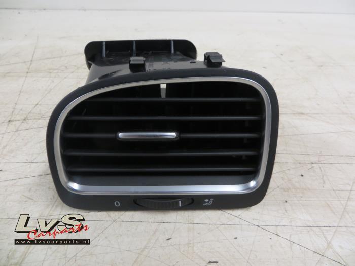 Volkswagen Golf Dashboard vent
