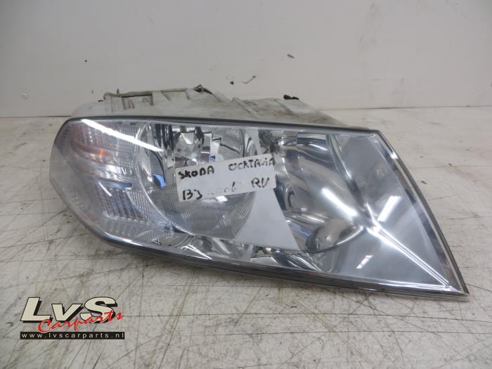Skoda Octavia Headlight, right