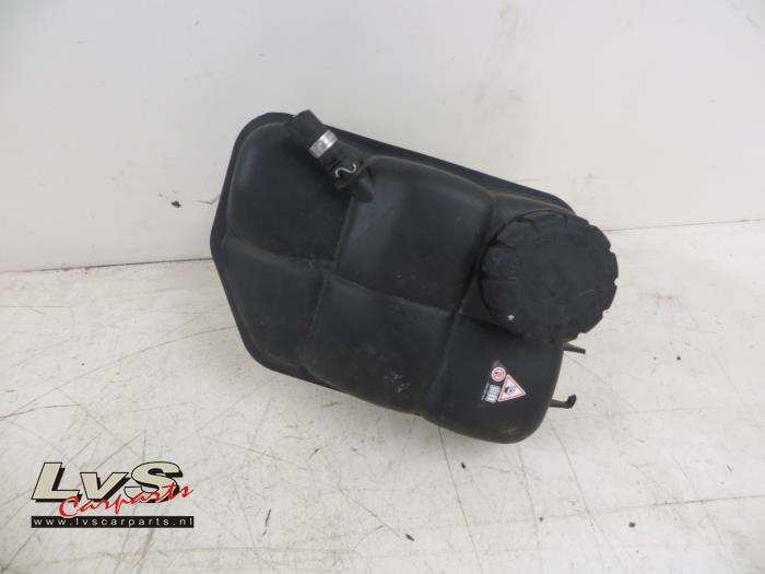 Mercedes E-Klasse Expansion vessel