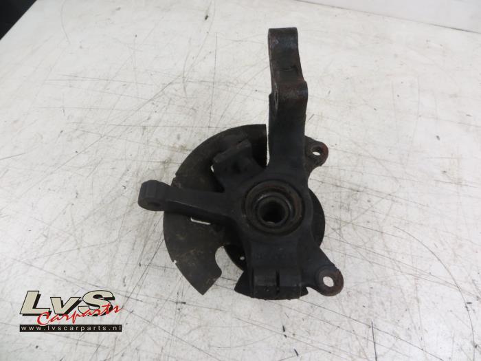 Kia Carnival Fusee links-voor