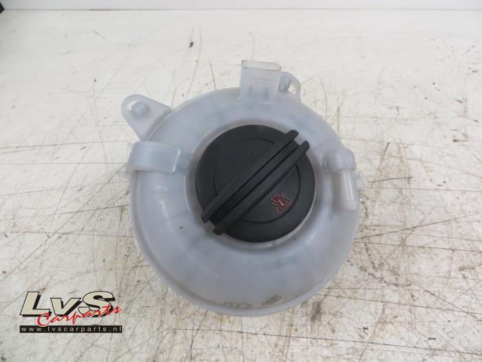 Volkswagen Golf Expansion vessel