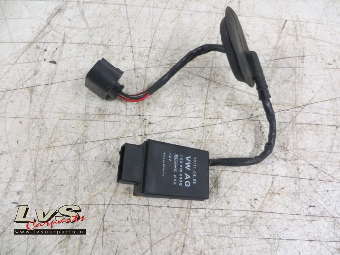 Volkswagen Polo Fuel pump relay