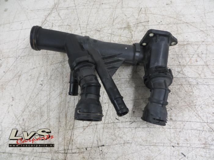 Volkswagen Polo Boîtier thermostat