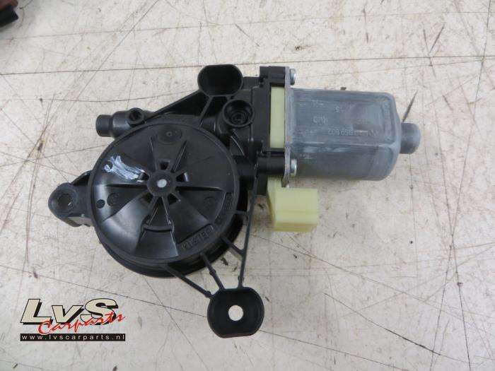 Volkswagen Golf Door window motor