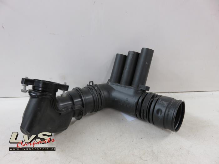Volkswagen Polo Air intake hose