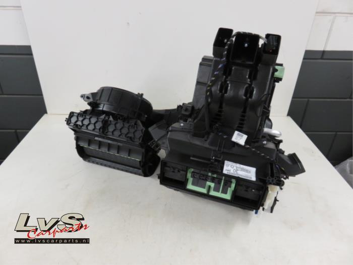 Volkswagen Golf Boîtier chauffage