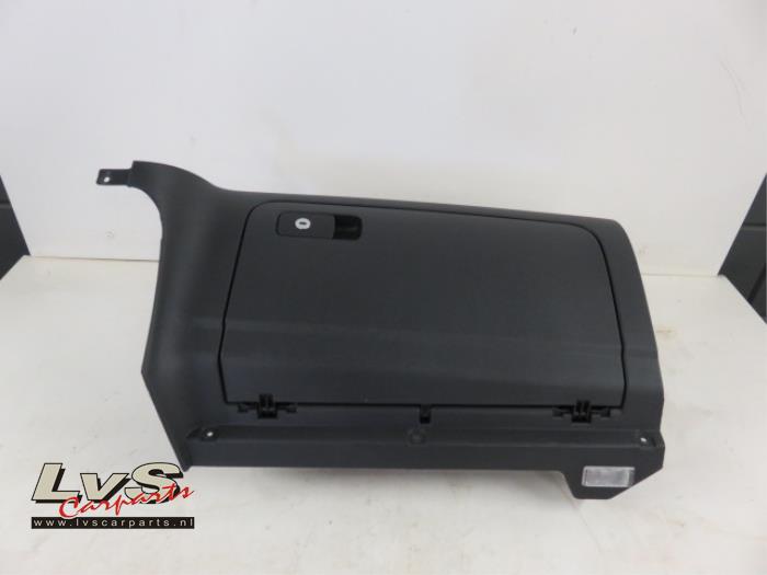 Volkswagen Scirocco Glovebox
