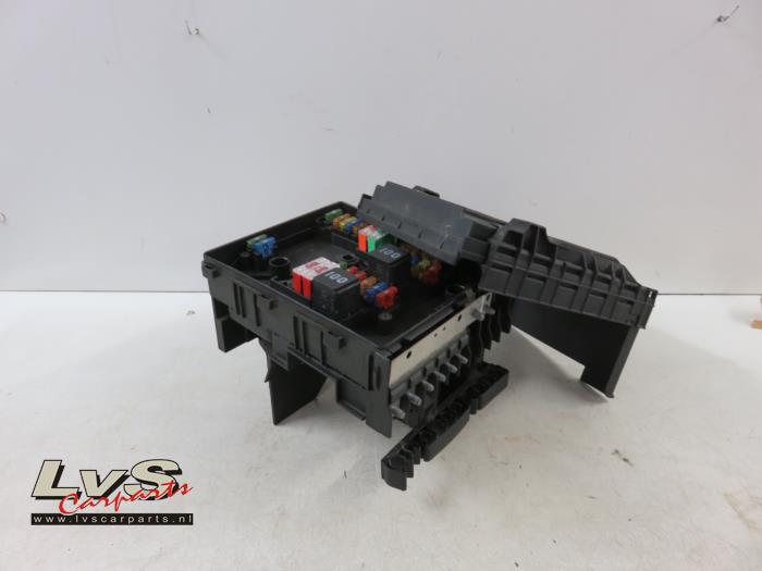 Volkswagen Touran Fuse box