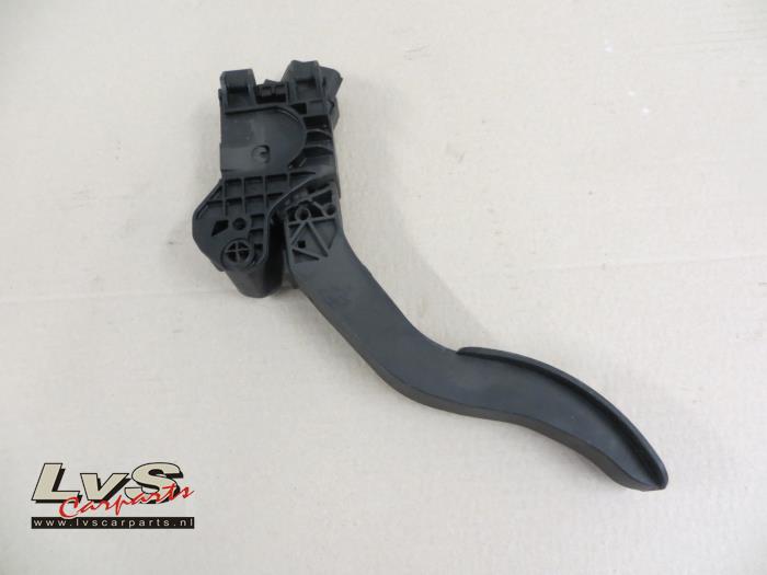 Volkswagen UP Gaspedal