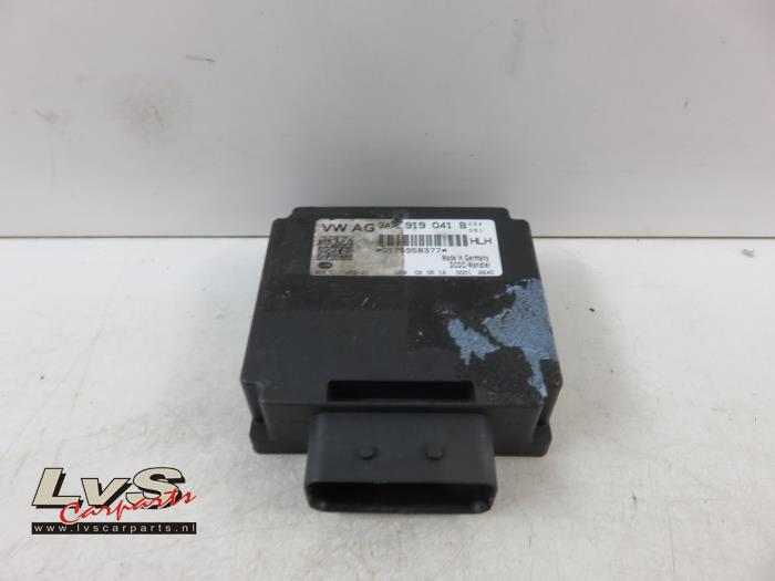 Volkswagen UP Voltage stabiliser