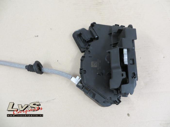 Volkswagen Tiguan Deurslot Mechaniek 4Deurs links-achter