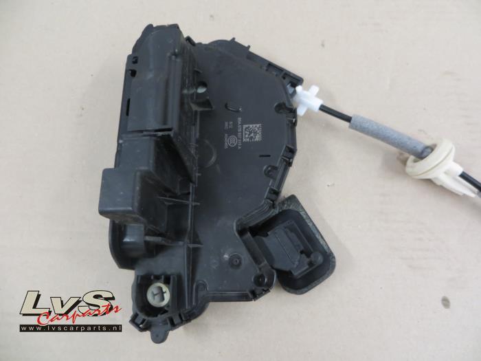 Volkswagen Tiguan Deurslot Mechaniek 4Deurs links-voor