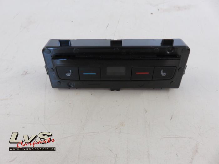 Volkswagen Tiguan Heater control panel