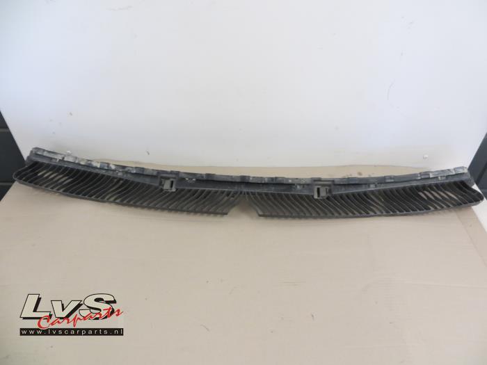 Volkswagen Tiguan Rear bumper frame