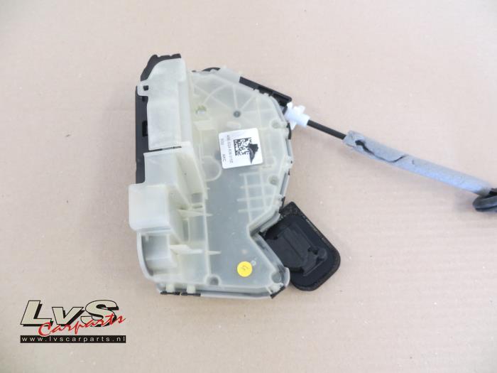 Volkswagen Touran Deurslot Mechaniek 4Deurs links-achter