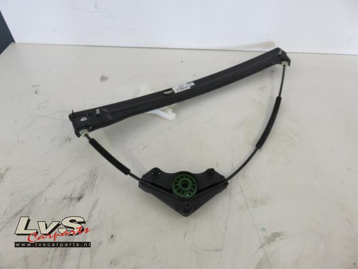 Volkswagen Touran Rear door window mechanism 4-door, right